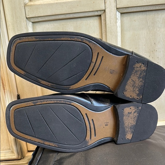 Men's Black Leather Slip-On Shoes - Picture 2 of 3